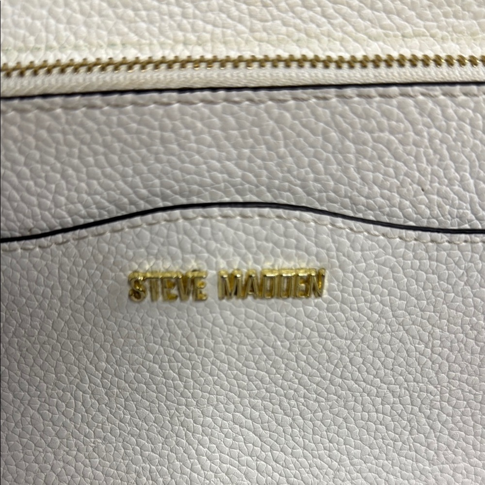 Steve Madden Cream Crossbody Bag with Gold Details - Picture 8 of 8
